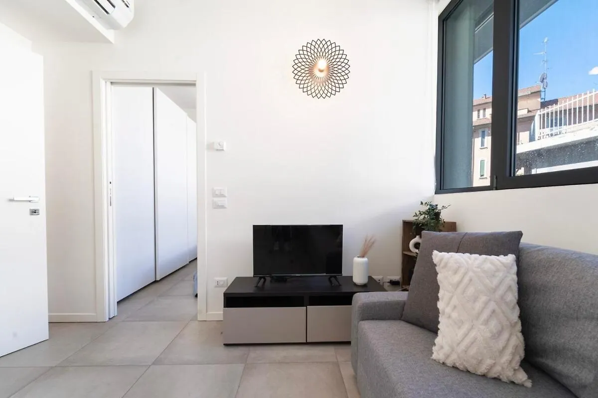 Monviso Sweet Apartment - Near Center - M5 Station ミラノ 0*,