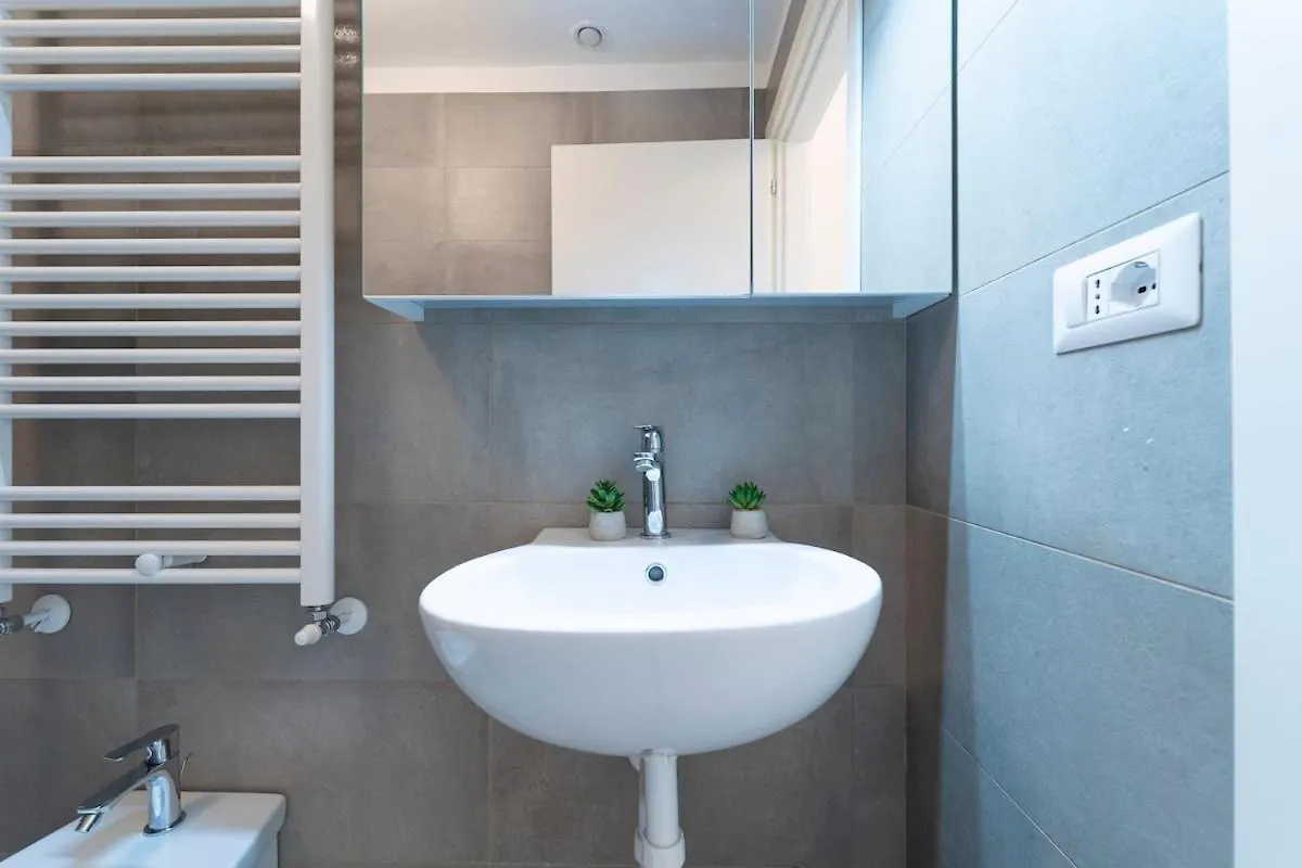 Monviso Sweet Apartment - Near Center - M5 Station ミラノ 0*,